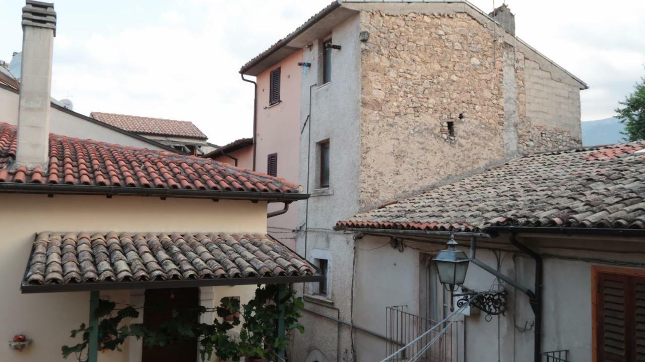 Ferienwohnung Le Ginestre Sulmona Exterior foto